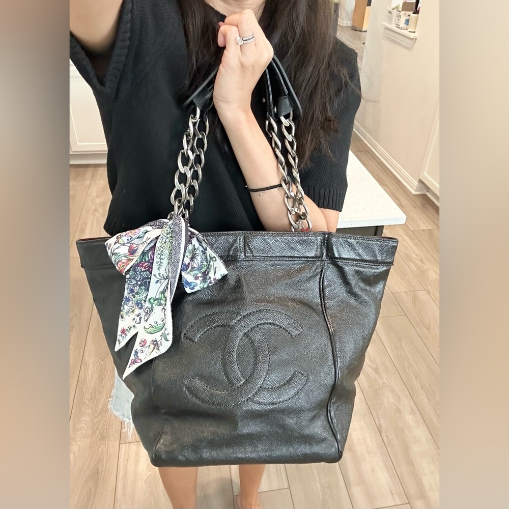 Auth CHANEL Vintage Large Caviar CC Black Leather Chain Shoulder Bag, 17”x11”